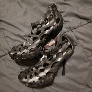 Pelle Moda Black Leather Cutout Caged Peep Toe Heels – Size 8